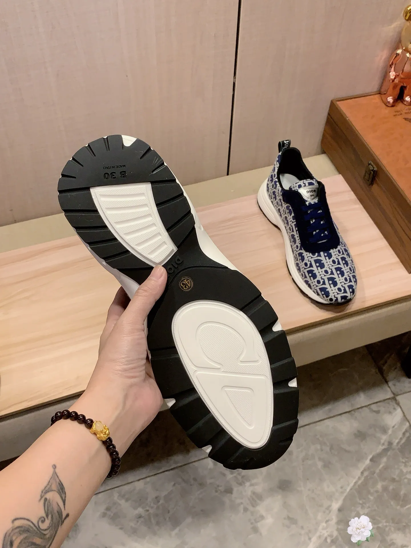 Men's Men's Shoes💰442💰💰🎩🎩[Lightning][Lightning] "Dior DIOR*" The latest and most popular casual shoes, top brand [seduce] luxury ~ purchasing agency, top ~ quality. [Strong] The upper is made of imported breathable cowhide with material ➕ breathable sheepskin feet (•) and fine workmanship. The original stylish and stylish soft rubber wear-resistant and non-slip outsole is light and comfortable on the feet. The real thing looks better when photographed in person. 0121: code: 38-44, 5️⃣ colors selected
